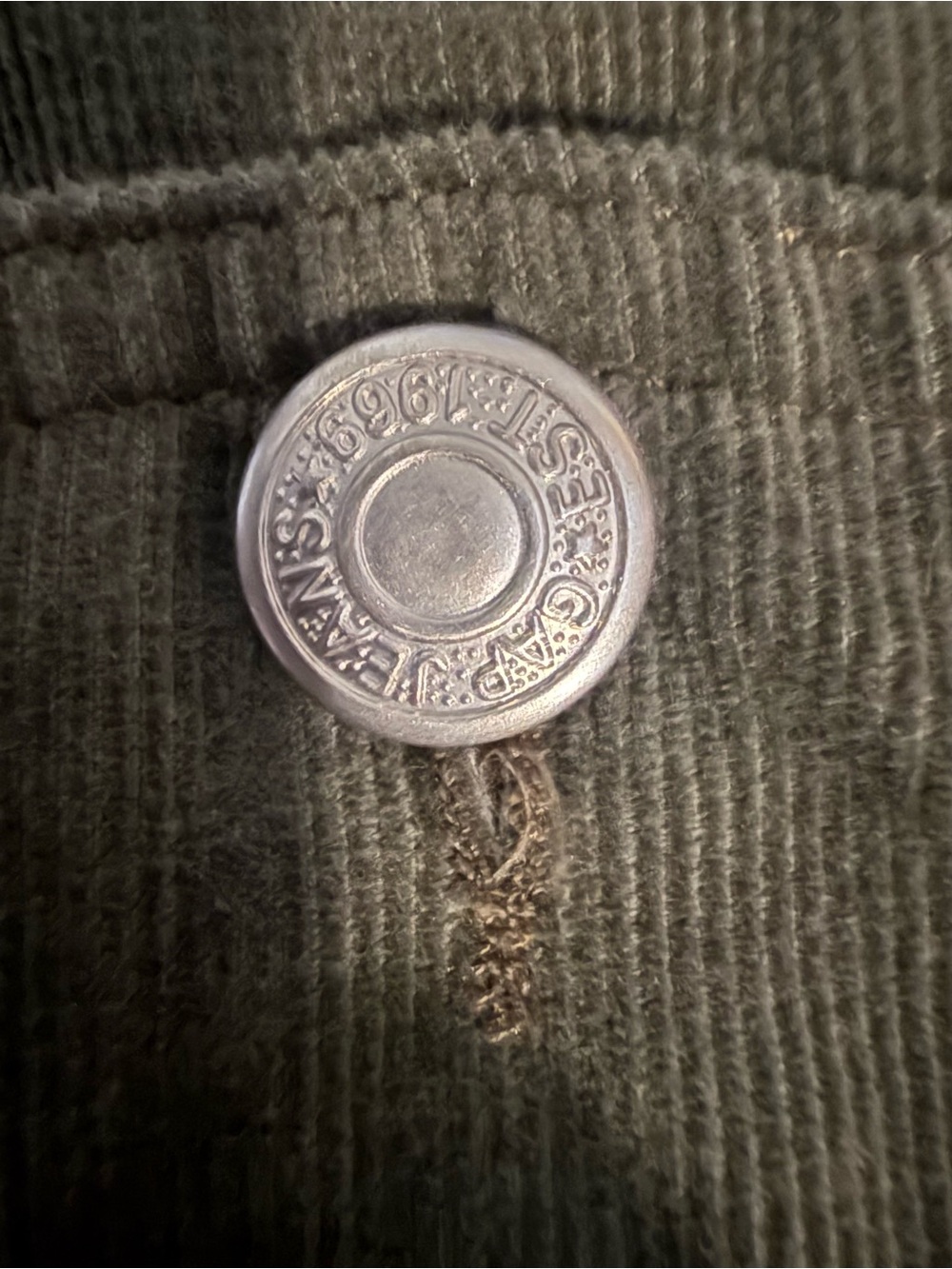 Vintage Y2K GAP Olive Green Corduroy Cargo Capris Size 8 - Picture 4 of 4